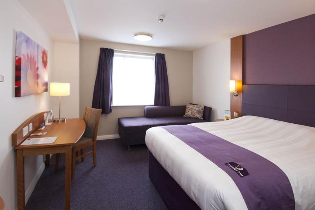 Premier Inn Newcastle City Centre Millennium Bridge Newcastle upon Tyne Exterior foto